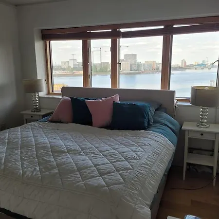 Stunning 3 Double Bedroom Apt In Greenwich Near O2 London Exterior photo